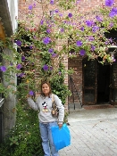 Mhila at Ghiradelli Square, San Francisco, CA, August 10, 2005 (P8100577)
